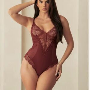 ✨NWT✨ Pinsy Smoothing Lace Shapewear Bodysuit in Berry *sold out!*